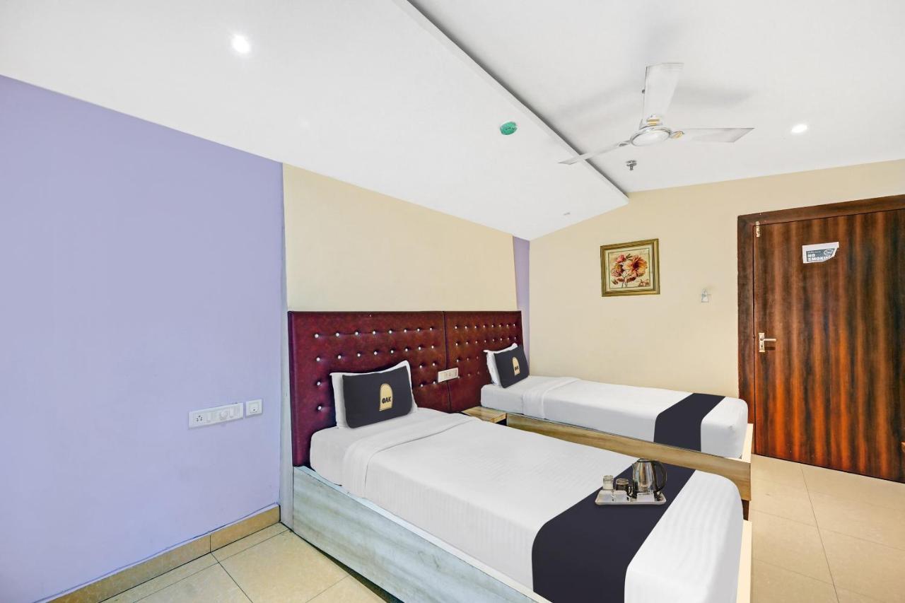 Townhouse Oak Pentagon Residency Hotel Bhubaneswar Exterior foto